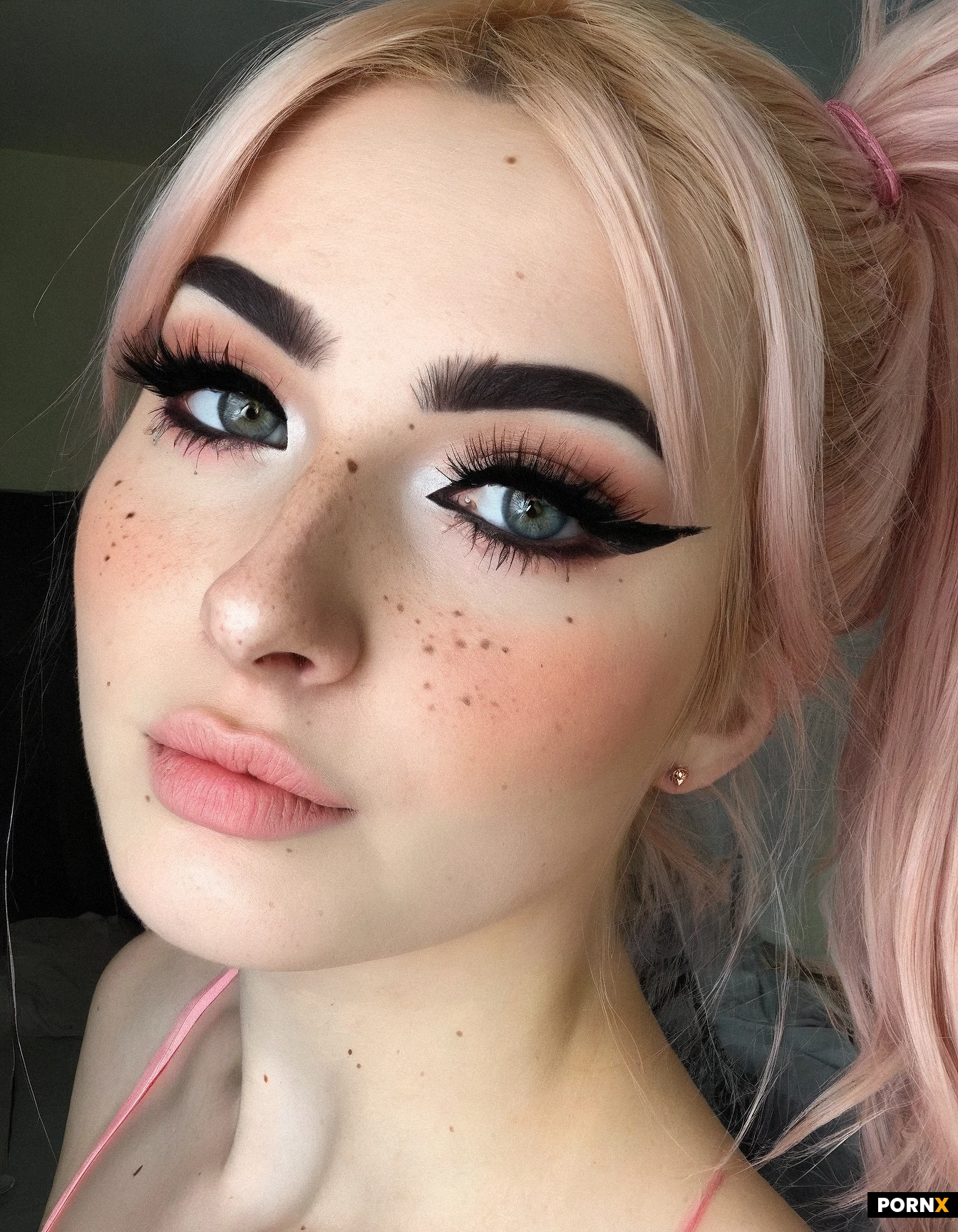 cute, blushing, freckles, eyeliner, make-up, ponytail,